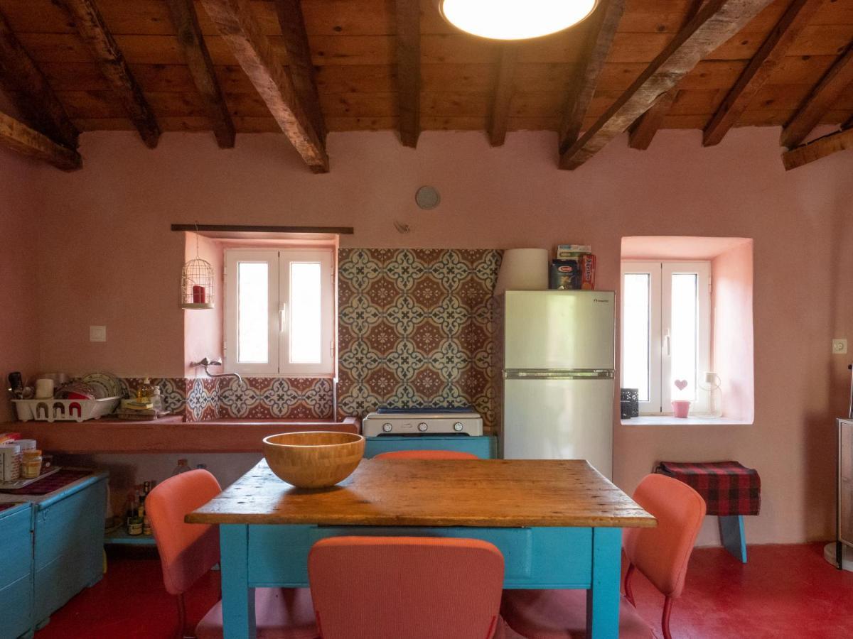 Vintage Stone-Built Country Cottage In Richea Kouloureika Екстер'єр фото