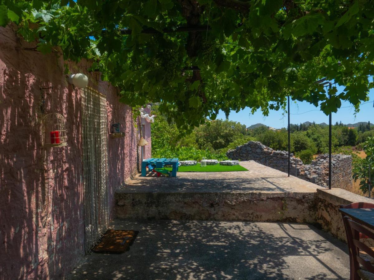 Vintage Stone-Built Country Cottage In Richea Kouloureika Екстер'єр фото