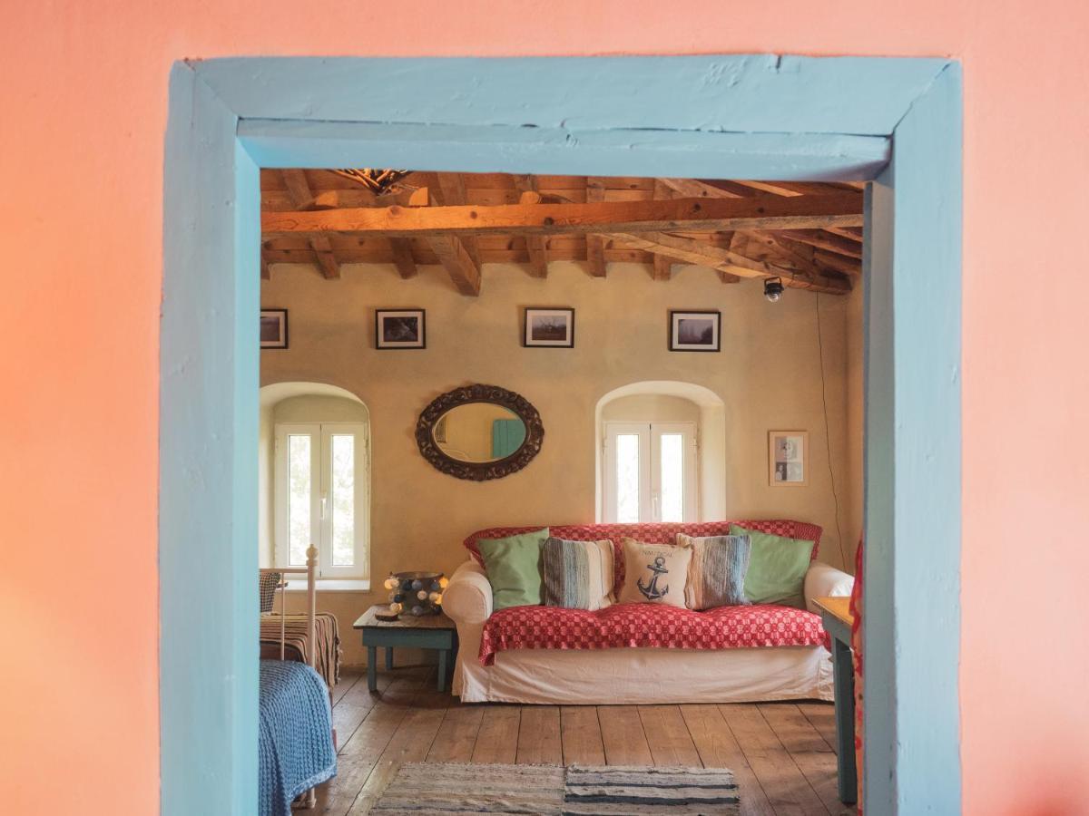 Vintage Stone-Built Country Cottage In Richea Kouloureika Екстер'єр фото