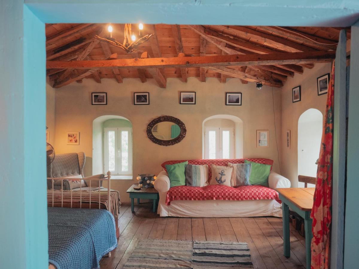 Vintage Stone-Built Country Cottage In Richea Kouloureika Екстер'єр фото