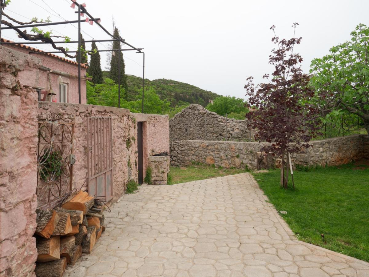 Vintage Stone-Built Country Cottage In Richea Kouloureika Екстер'єр фото